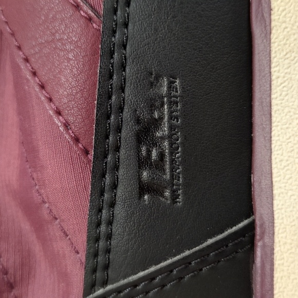 L.L. Bean Ultralight Insulated Pac Boots Burgundy Red Waterproof Size 7.5 - Picture 7 of 11